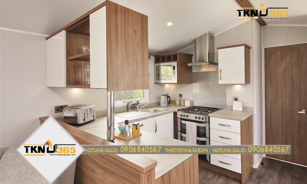 Không gian bếp không quá lớn nhưng được sắp xếp hợp lý và ngăn nắp