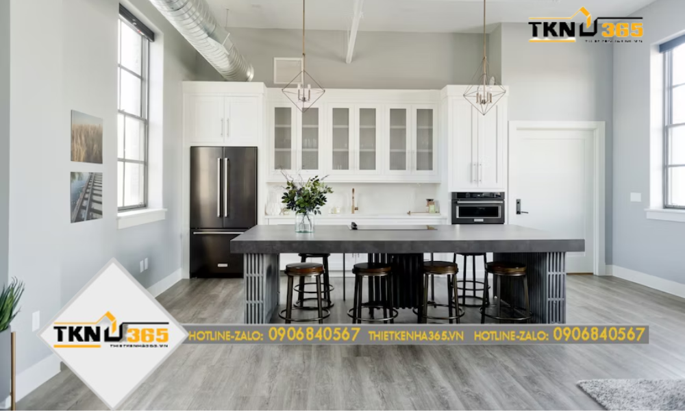 Phòng bếp kiêm phòng ăn hiện đại, sử dụng cửa sổ lớn để thông khí