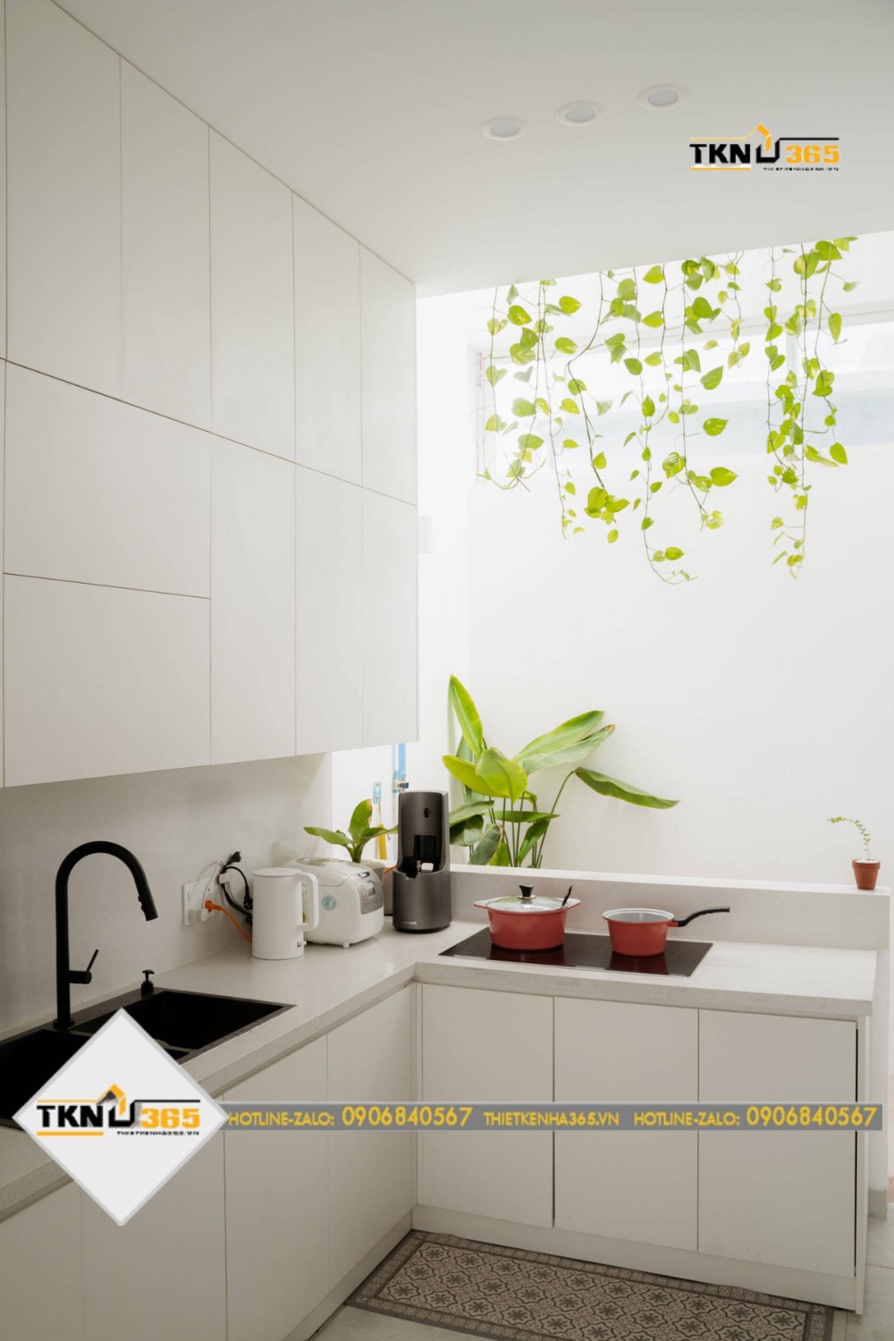 Khu vực bếp luôn thông thoáng nhờ nằm ngay dưới giếng trời