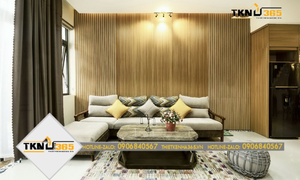 Phòng khách được thiết kế đơn giản và rộng rãi