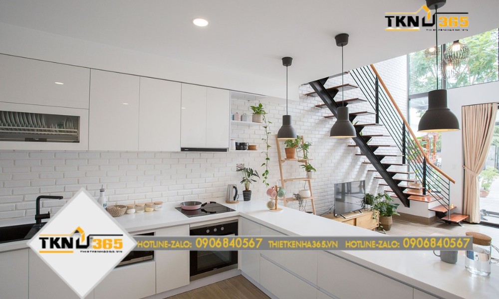 Phòng ăn mượn quầy bar để ngăn cách với phòng khách