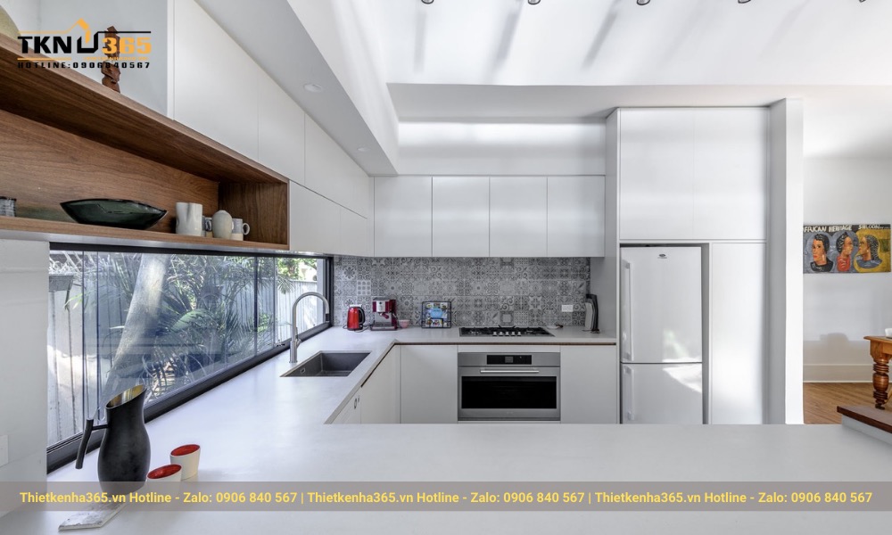 Thi công nội thất phòng bếp màu trắng đơn giản, đẹp hiện đại