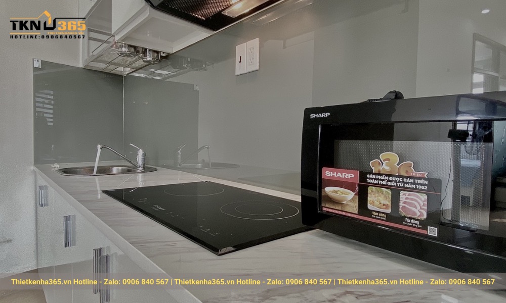 Mặt bàn bếp với hoa văn đơn giản mà đẹp mắt