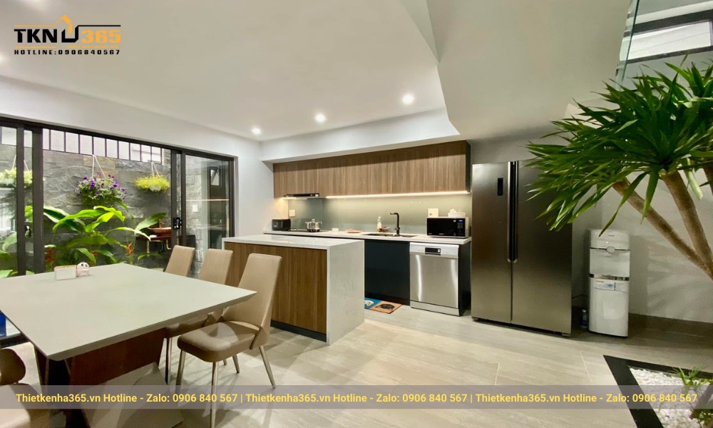 Thi công nhà bếp với bàn đảo hiện đại tối giản