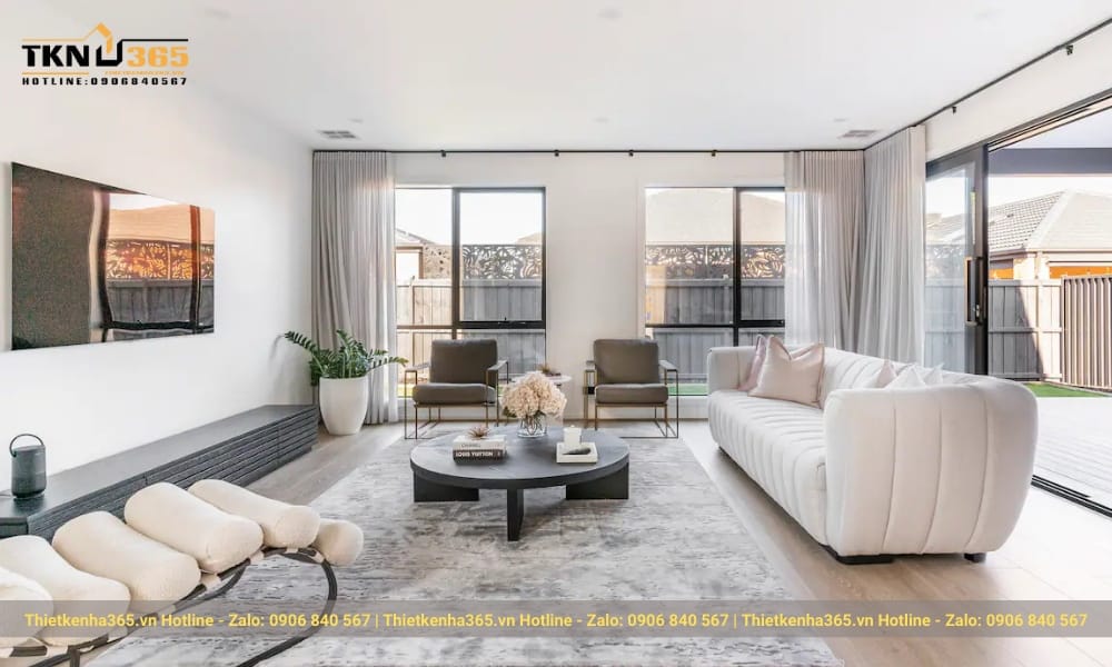 Sự tối giản được phát huy tối đa trong không gian phòng khách.