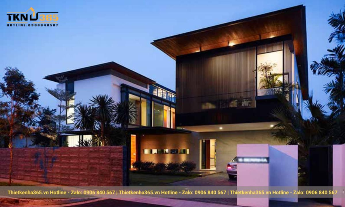 nhà mặt tiền 8m 2 tầng mái bằng