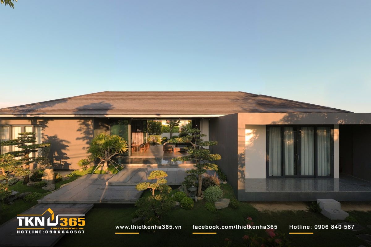 Sân vườn là điểm nhấn quan trọng của biệt thự vườn cấp 4, góp phần tạo vẻ đẹp tổng thể và sự thư thái cho không gian sống.