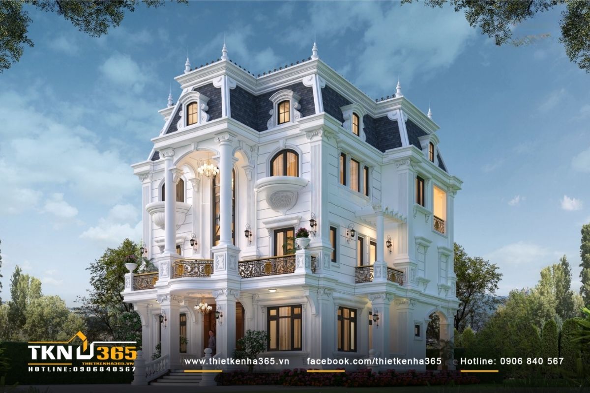 Phần mái được nhấn nhá bởi trụ cột và hoa văn phù điêu thiết kế tinh xảo, chỉn chu