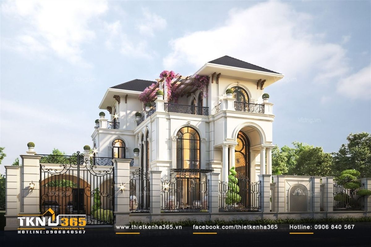 Mặt tiền của biệt thự được chăm chút tỉ mỉ, tạo nên tổng thể hoàn hảo không góc chết