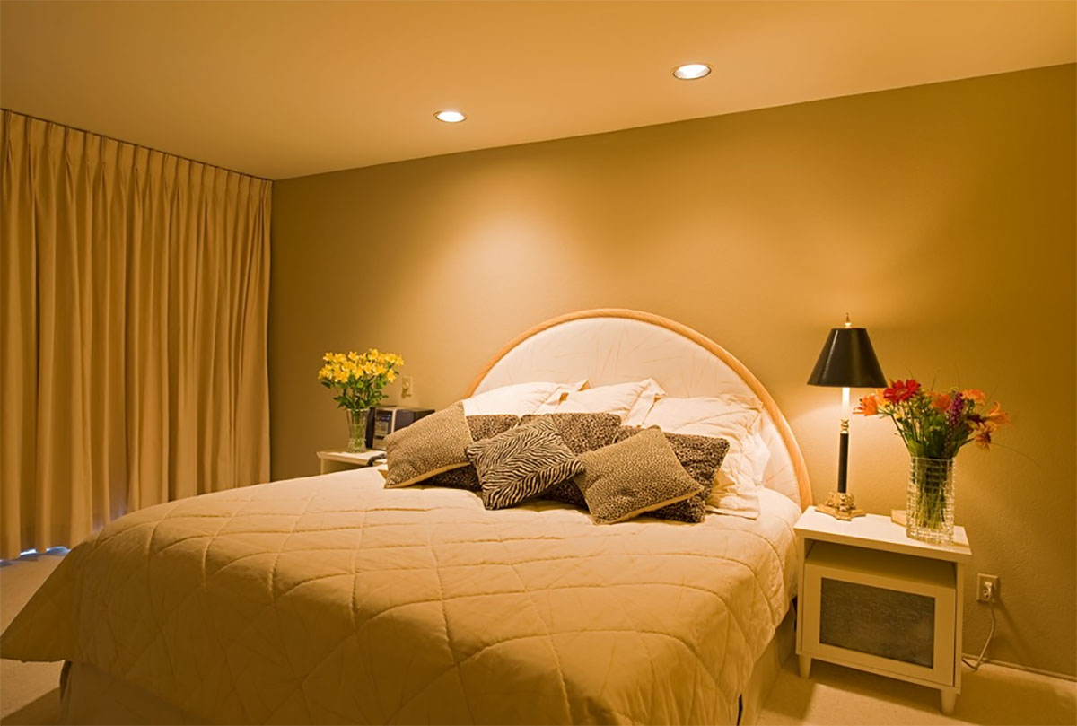 &Aacute;nh s&aacute;ng v&agrave;ng (2700&ndash;3000K) tạo cảm gi&aacute;c ấm &aacute;p, thư gi&atilde;n, ph&ugrave; hợp cho ph&ograve;ng ngủ, ph&ograve;ng kh&aacute;ch (ảnh: sưu tầm)