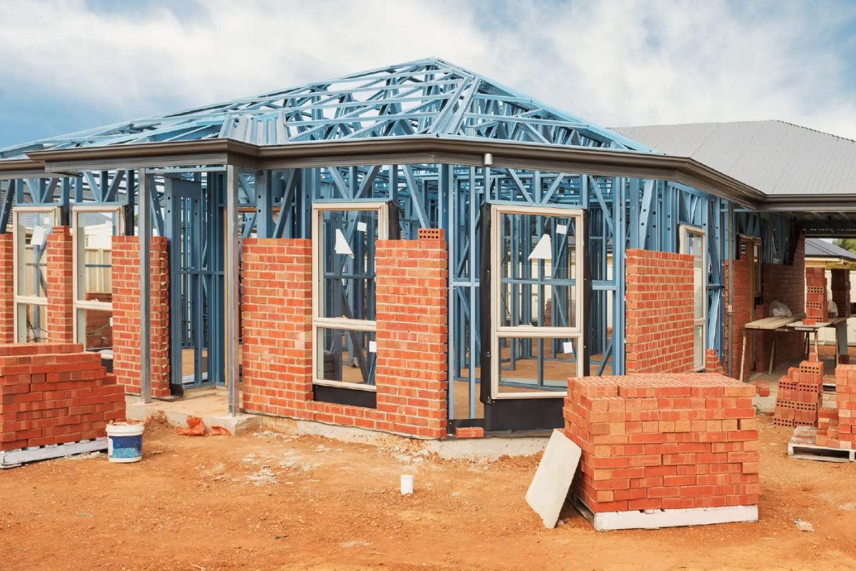 Cần kiểm tra mức độ rỉ s&eacute;t của sắt th&eacute;p phế liệu trước khi đưa v&agrave;o thi c&ocirc;ng | C&aacute;ch D&ugrave;ng Vật Liệu T&aacute;i Chế Trong X&acirc;y Dựng Hiệu Quả