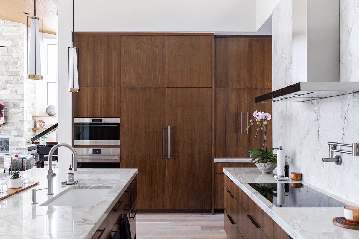 Tủ bếp âm tường dùng làm kho chứa các thiết bị điện tử Tủ bếp âm tường dùng làm kho chứa các thiết bị điện tử