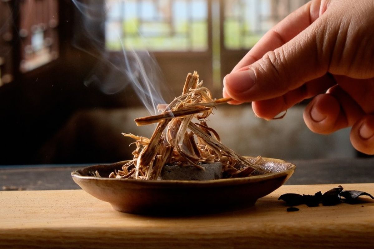 Mỗi loại nguy&ecirc;n liệu x&ocirc;ng nh&agrave; c&oacute; ưu điểm ri&ecirc;ng, v&igrave; thế gia chủ c&oacute; thể thoải m&aacute;i lựa chọn theo nhu cầu v&agrave; sở th&iacute;ch (Ảnh: Sưu tầm)