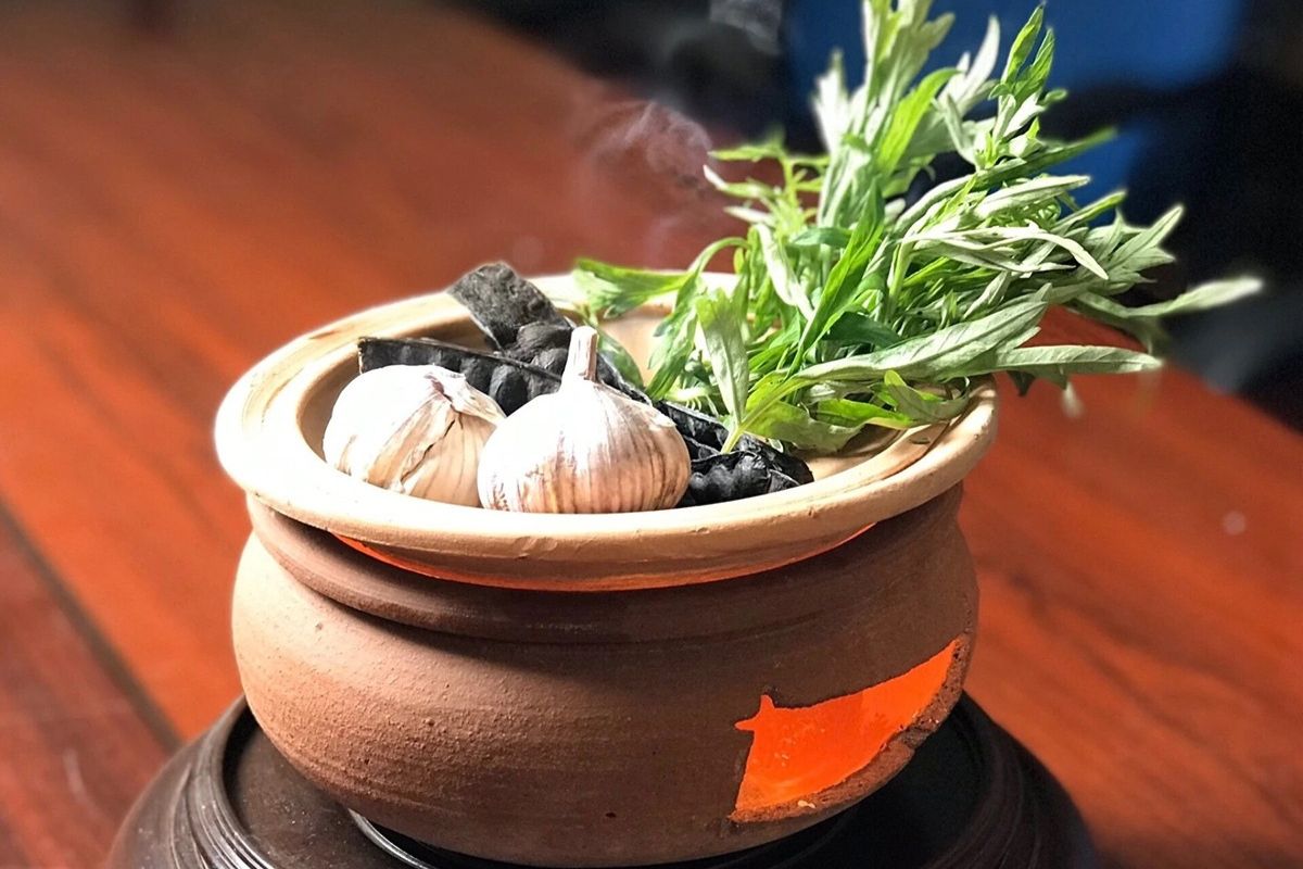 Bồ kết l&agrave; một trong những nguy&ecirc;n liệu x&ocirc;ng nh&agrave; được sử dụng rất phổ biến tại Việt Nam (Ảnh: Sưu tầm)