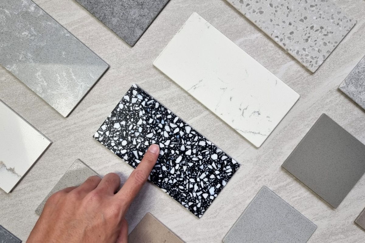 Chọn gạch lát nền nhà là vấn đề được nhiều gia chủ quan tâm khi xây nhà (Ảnh: Sưu tầm) Chọn gạch lát nền nhà là vấn đề được nhiều gia chủ quan tâm khi xây nhà (Ảnh: Sưu tầm)