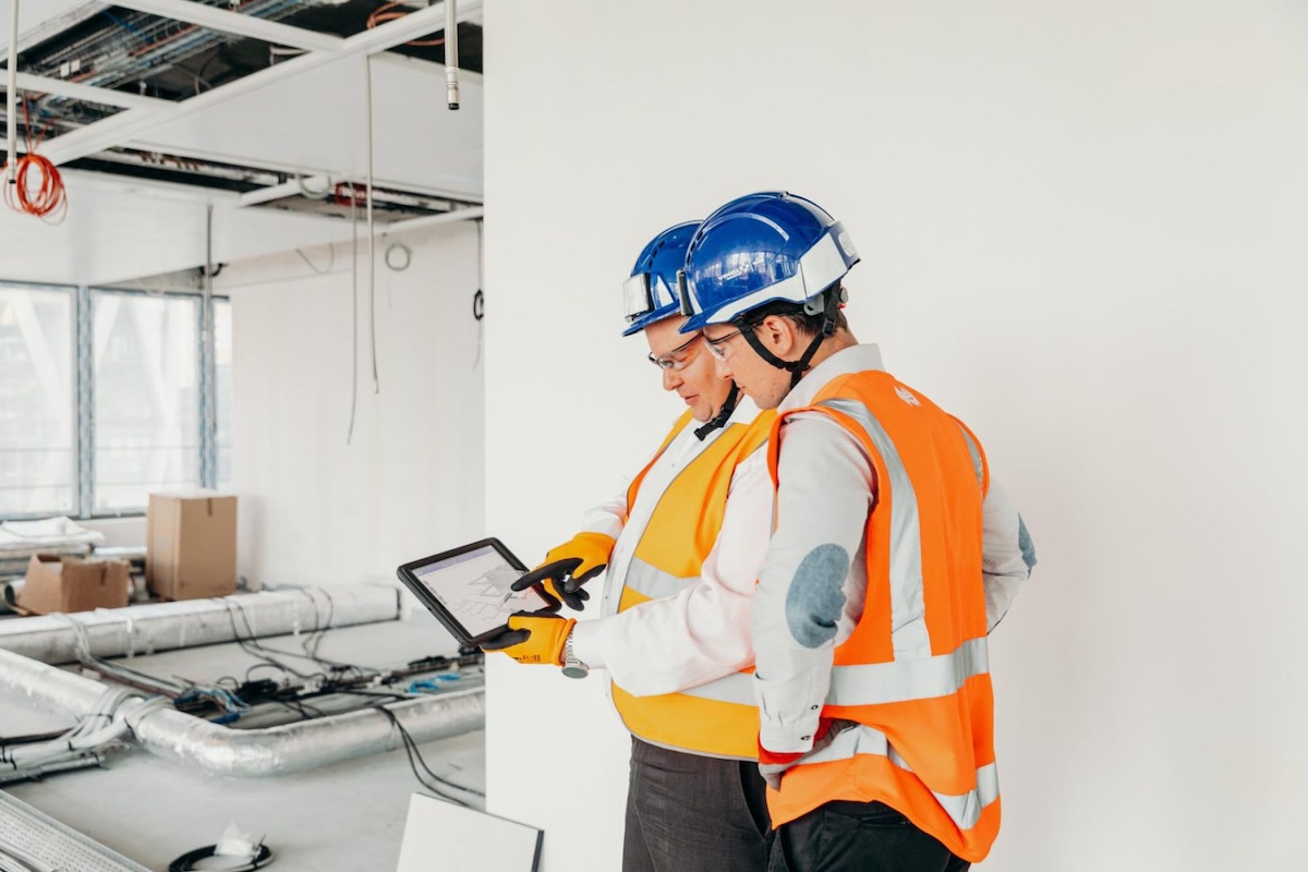 Thống k&ecirc; hạng mục v&agrave; khối lượng thi c&ocirc;ng l&agrave; điểm quan trọng cần lưu &yacute; khi k&yacute; hợp đồng x&acirc;y dựng gi&uacute;p hai b&ecirc;n thống nhất gi&aacute; cả v&agrave; tr&aacute;ch nhiệm. (Ảnh: sưu tầm)