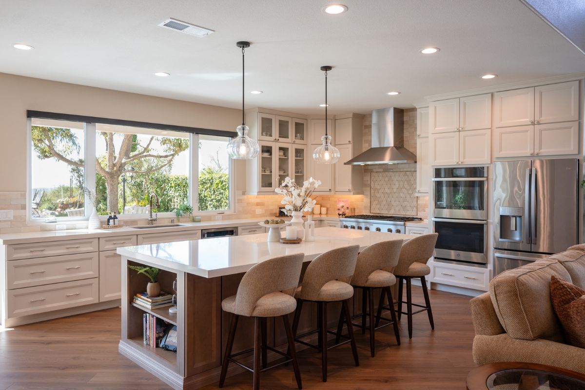 Thiết kế bếp với đầy đủ thiết bị hiện đại, giảm lượng điện năng tiêu thụ đáng kể (Ảnh: Sưu tầm)