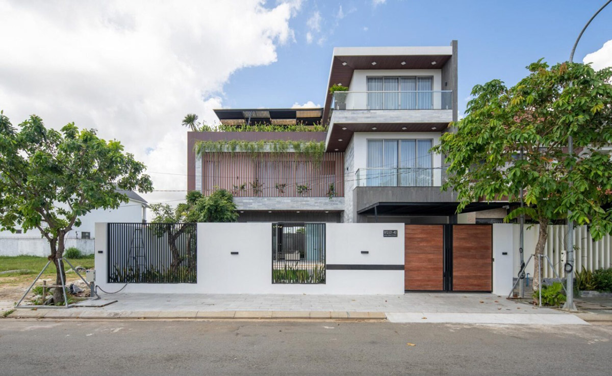 Mẫu biệt thự sân vườn 300m2 mang phong cách hiện đại, nổi bật với hình khối vuông vức, mái dốc nhẹ và mặt tiền tinh tế.