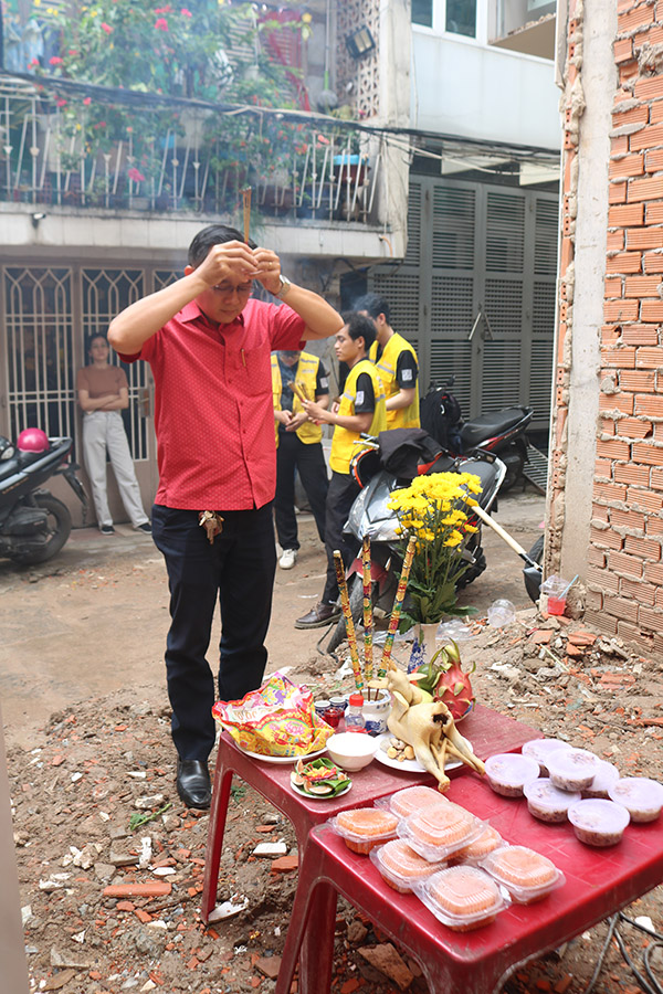 nha chu khuyen khoi cong 1