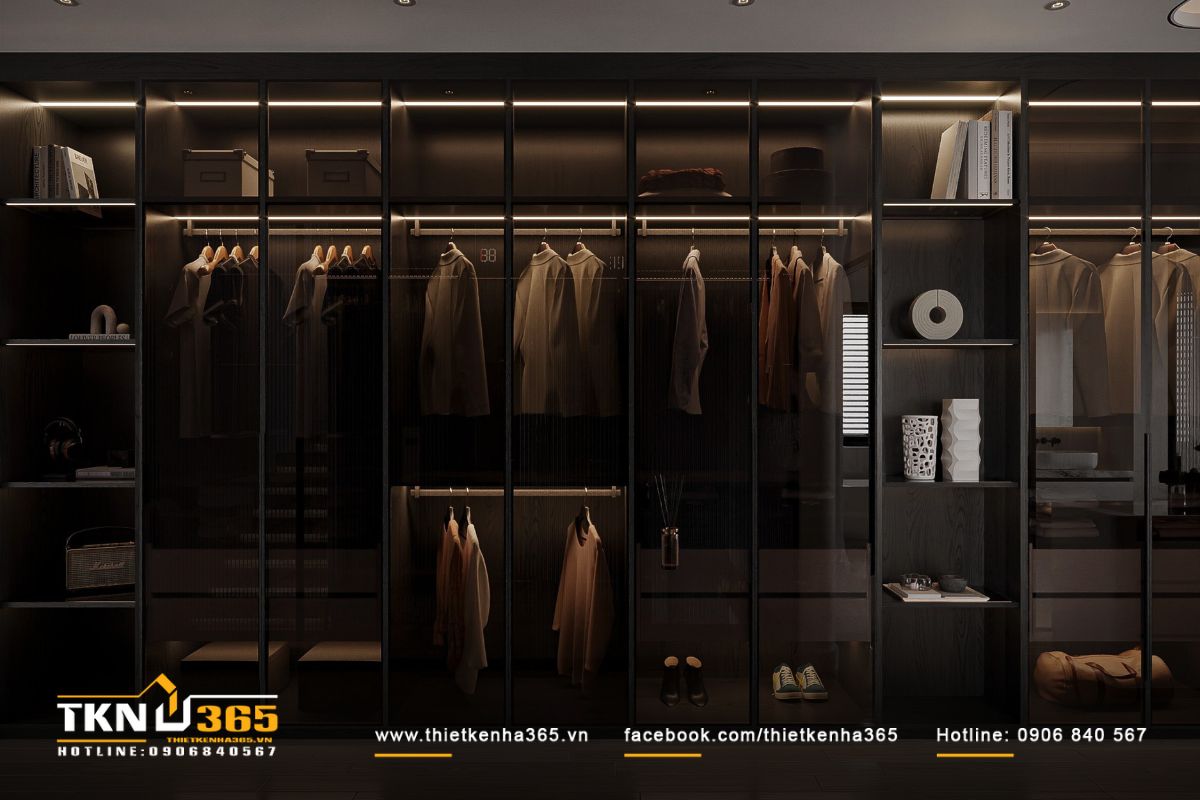 Hệ tủ quần áo bằng kính trong suốt và ánh sáng âm tủ mang lại vẻ sang trọng và tinh tế