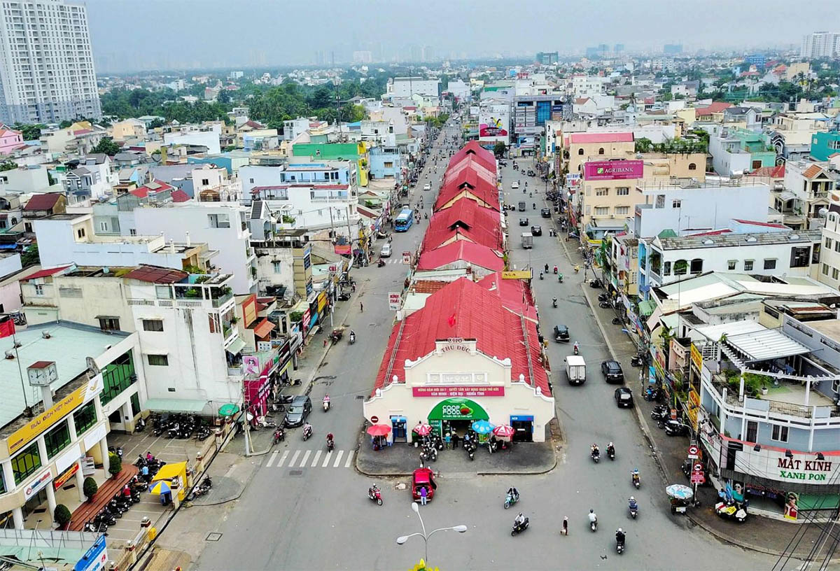 Xây nhà Thủ Đức đang là nhu cầu lớn khi khu vực này trở thành trung tâm phát triển mới của TP.HCM, với hàng loạt khu đô thị, trường đại học, trung tâm thương mại.