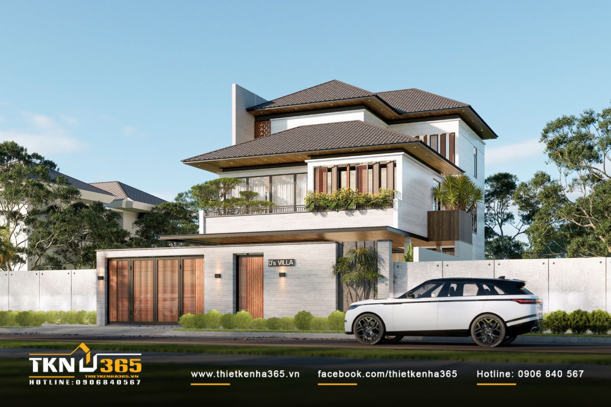 Ban công tầng hai trồng nhiều cây xanh, giúp giảm nắng nóng gay gắt vào buổi trưa chiều