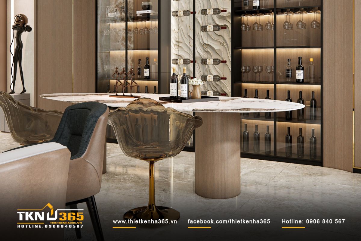 Tủ trưng rượu khung đen kết hợp mảng đá vân sóng mang lại chiều sâu và nét sang trọng cho không gian