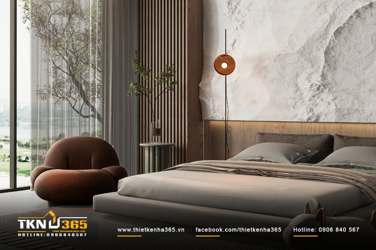 Cửa kính lớn kết nối phòng ngủ với khu vườn, đón trọn ánh sáng và gió tự nhiên