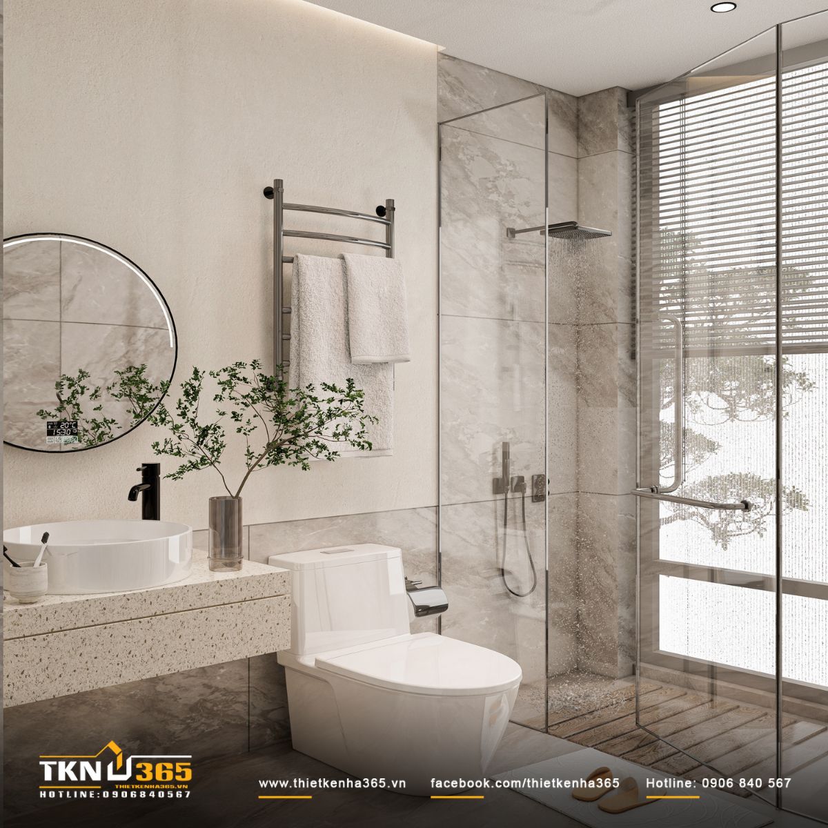 Cửa sổ lớn lấy sáng tự nhiên kết hợp rèm sáo, hỗ trợ thông gió và giữ phòng tắm khô thoáng mỗi ngày