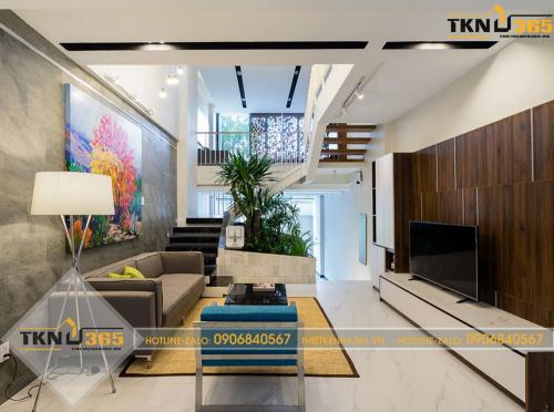 Phòng khách được bố trí đầy nghệ thuật, hiện đại và đầy đủ tiện nghi