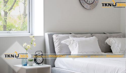 Phòng ngủ được bố trí cửa sổ rộng thoáng khí